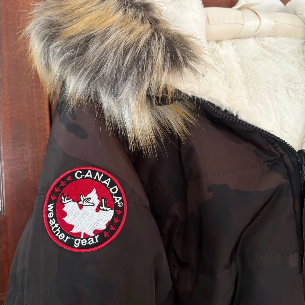 Canada Weather Gear Women's Brown Camouflage Puffer Jacket - Picture 2 of 8